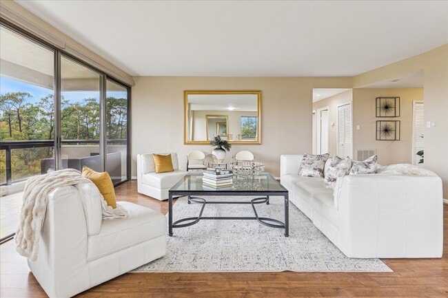 Foto del edificio - 49 Briar Hollow Ln