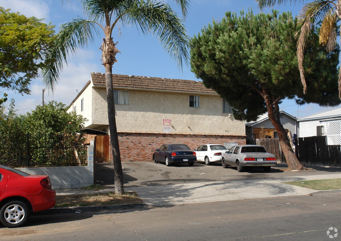 Primary Photo - 3434 42nd St