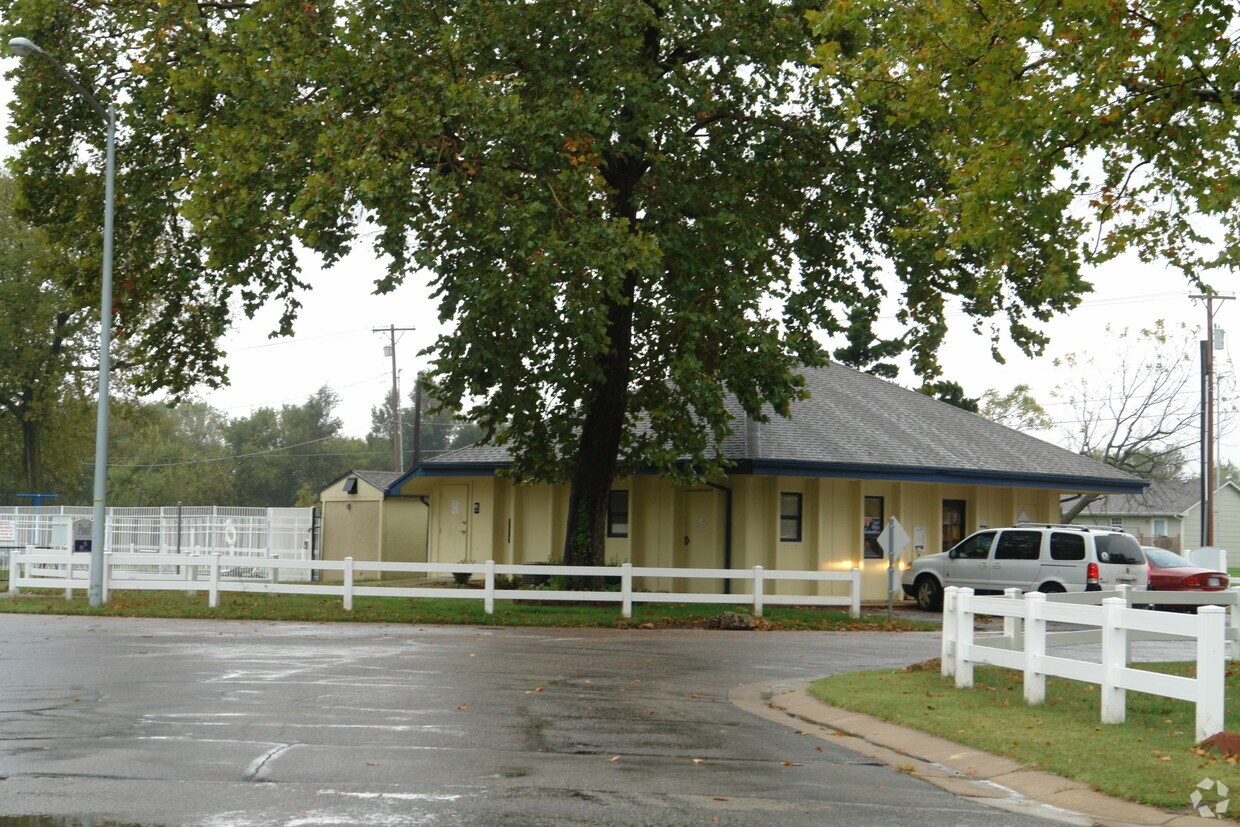Primary Photo - The Woodlands
