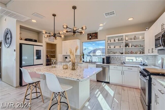 Foto del edificio - 8044 Haywood Estate Ave