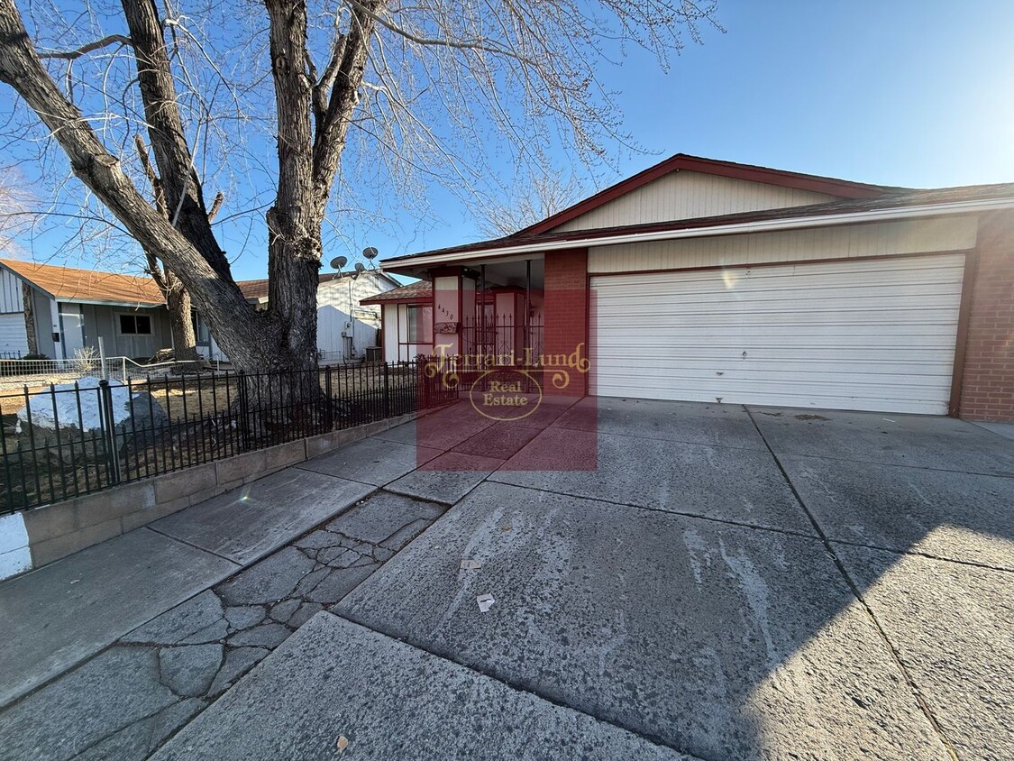 Primary Photo - Donner Springs 4 bedroom home- Kay DeAlba ...