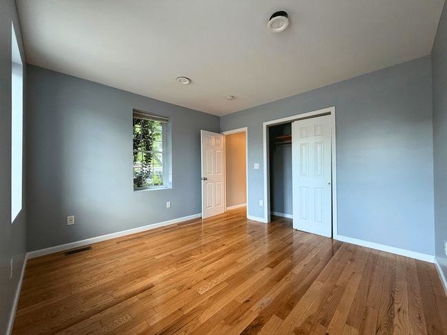 Foto del edificio - 274 Walsh Ave