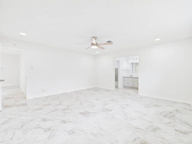 Building Photo - 506 Coppersmith Dr