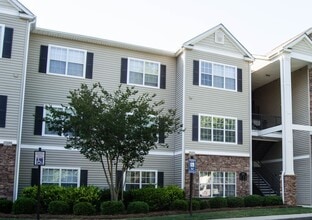 Building Photo - Lullwater at Saluda Pointe