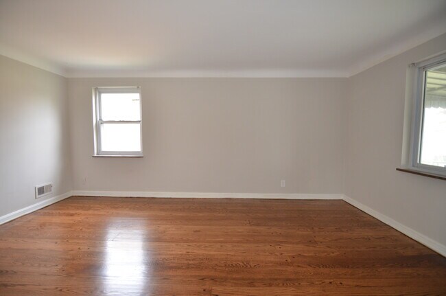 Foto del edificio - 7233 Brookcrest Dr