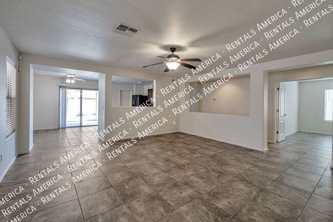 Building Photo - 757 E Cowboy Cove Trail