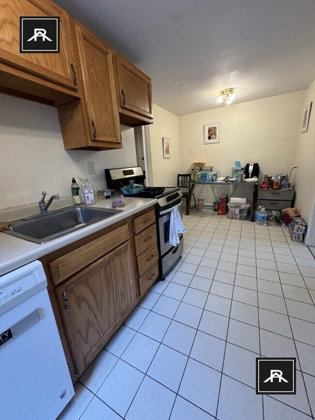 4 bedroom in Brookline MA 02446 - 4 bedroom in Brookline MA 02446 Apartment
