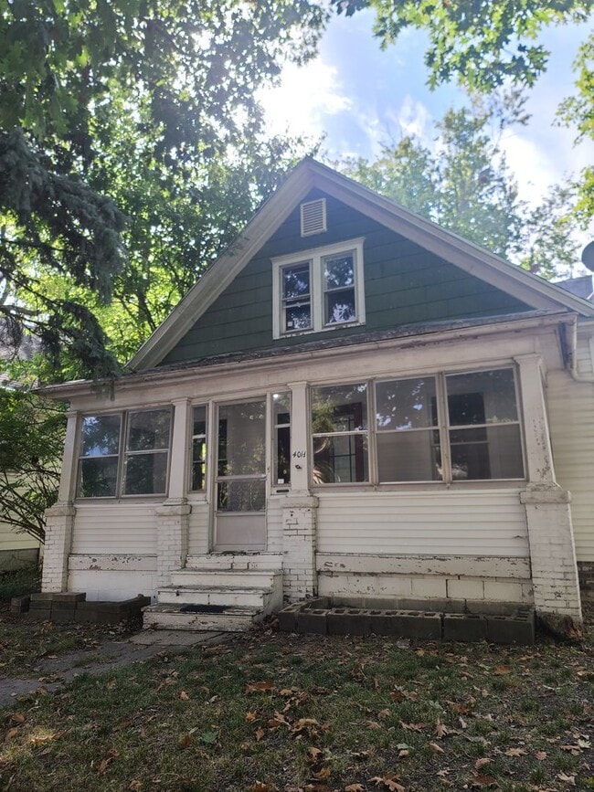 Building Photo - 401 1/2 W Vine St