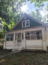 Building Photo - 401 1/2 W Vine St