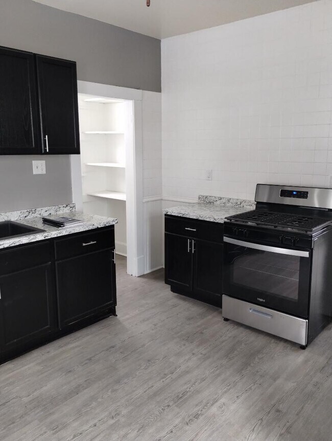 Foto del edificio - 2647 White St