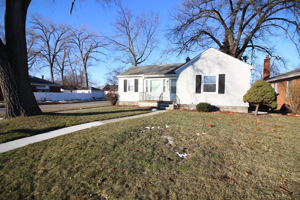 8601 Riverview St, Dearborn Heights, MI 48127 House Rental in Dearborn Heights, MI