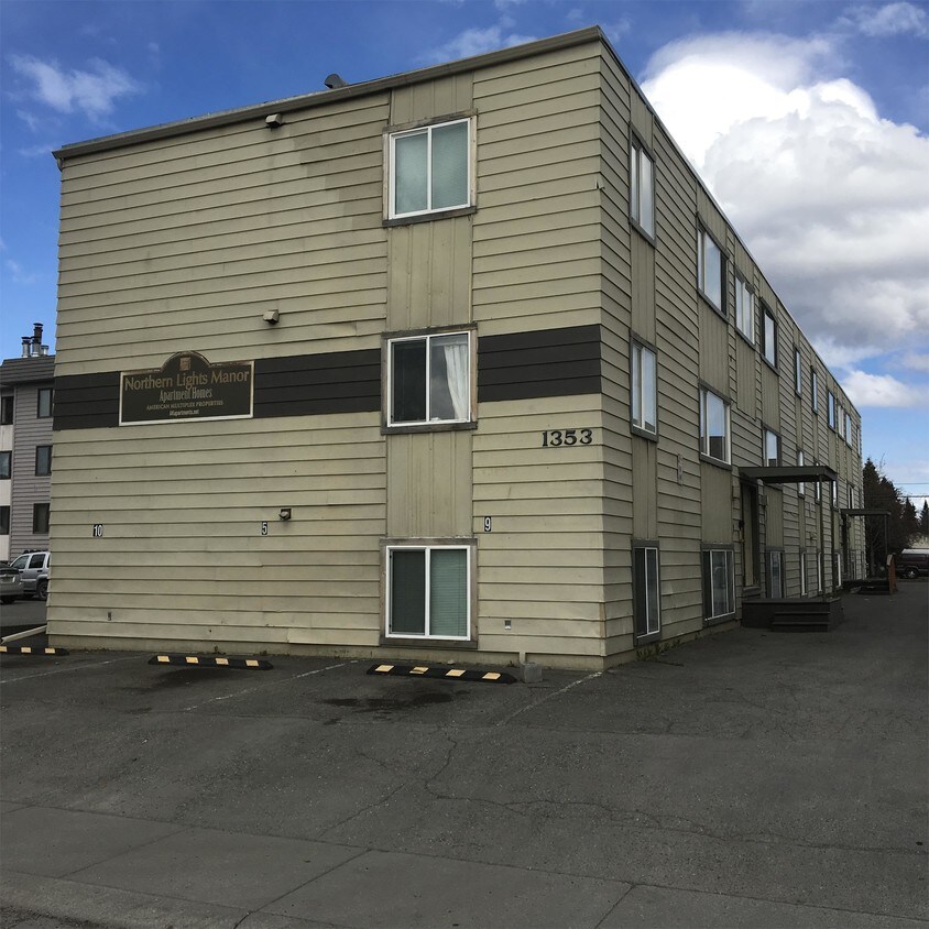 Primary Photo - 1353 W 27th Ave