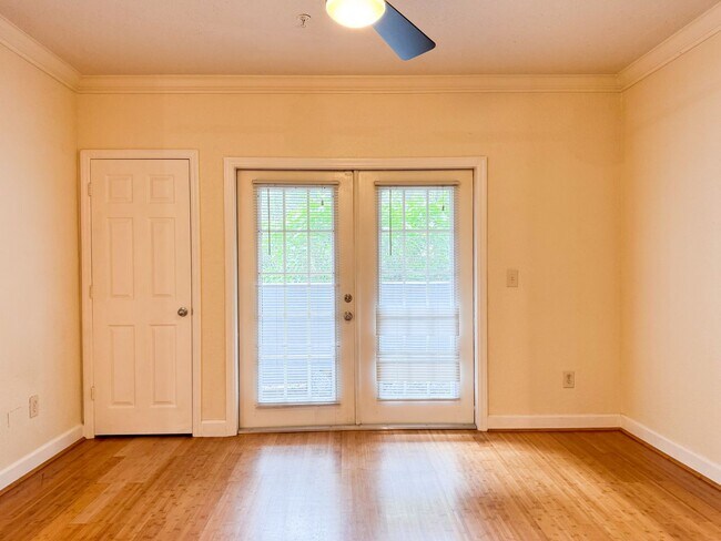 Foto del edificio - The Grande Downtown - One bedroom one bath...