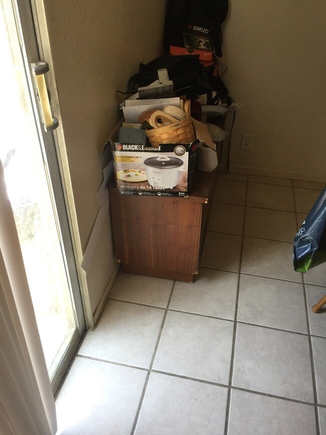 Building Photo - 237 N Santa Rita St