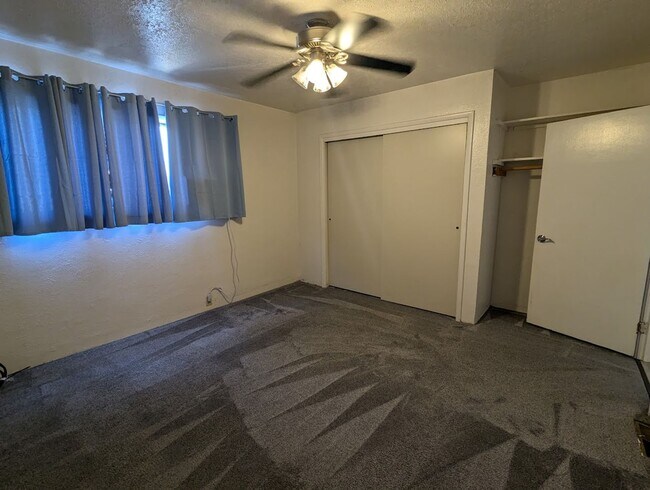 Foto del edificio - Whitman Duplex