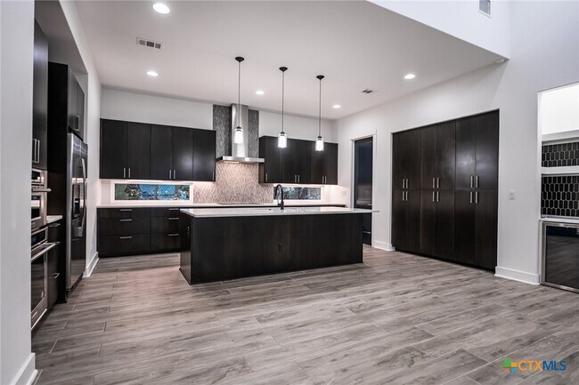 Foto del edificio - 2109 Bella Vista