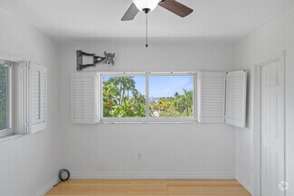 Building Photo - 2539 S Bayshore Dr