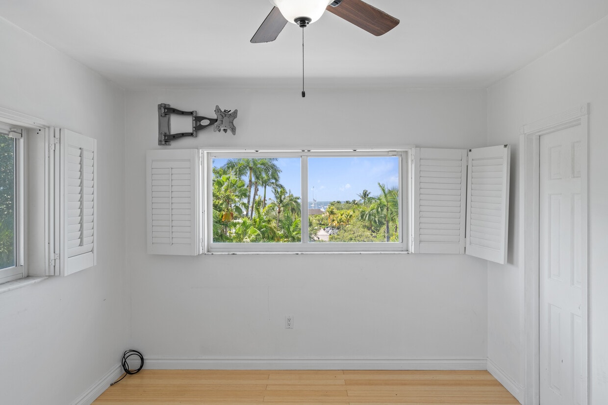 Water views from primary suite - 2539 S Bayshore Dr