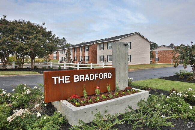 Foto del edificio - The Bradford Apartments