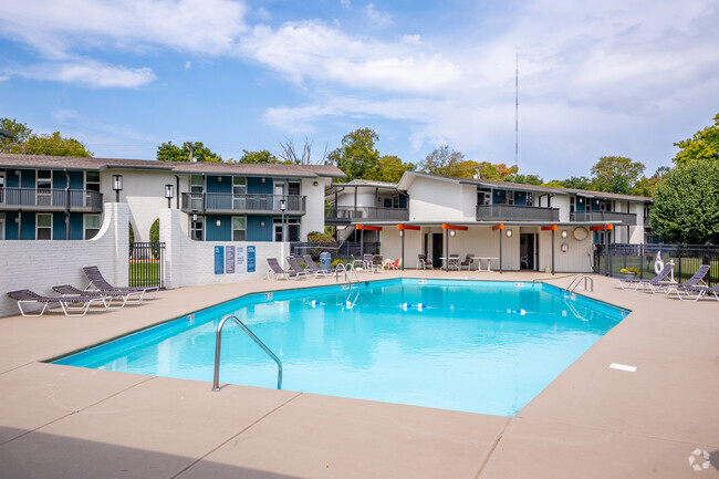 Pool - Fountains at Belle Meade