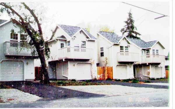 Primary Photo - 14327-14331 Stone Ave N