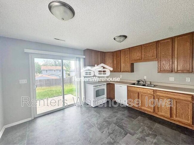 Foto del edificio - 2112 E Caulder Ave