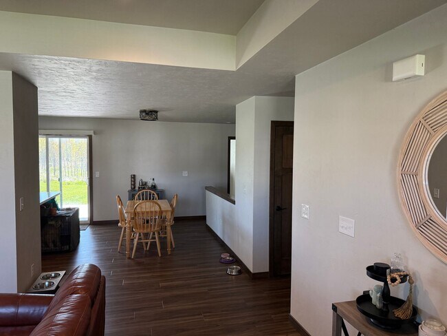 Foto del edificio - 4534 Cherryvale Ave