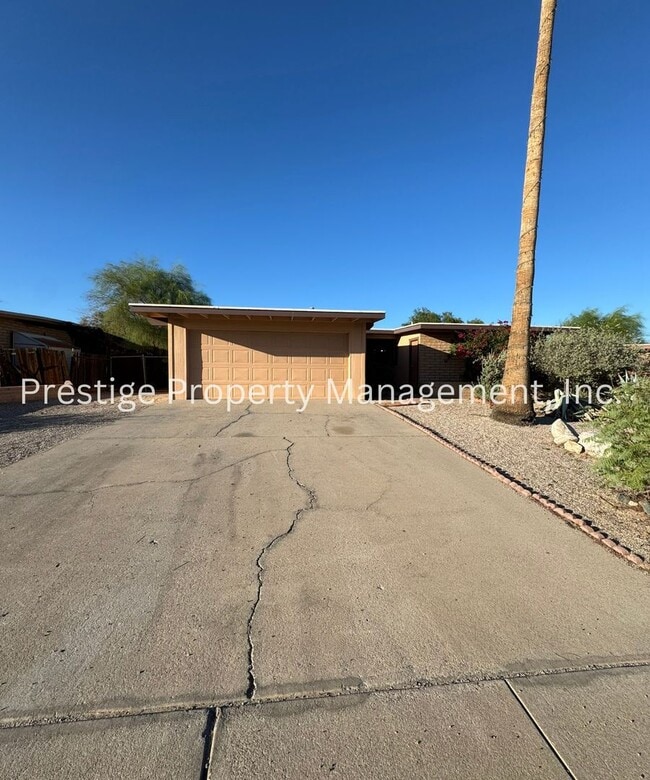 Foto del edificio - 3bd/2ba home tucked away in Northwest Tucs...