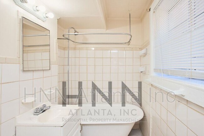 Building Photo - 1082 Briarcliff Rd NE