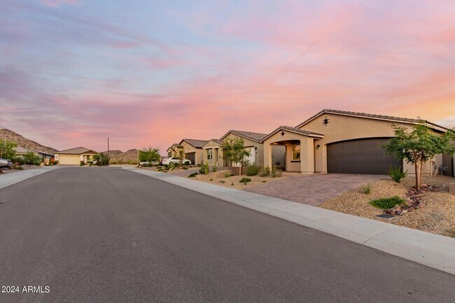 Building Photo - 17239 W Desert Sage Drive