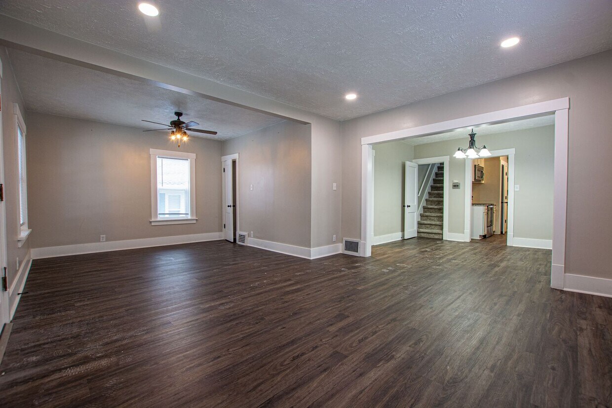 Primary Photo - 3 Bedroom / 2 Bath Home with Garage off 45...