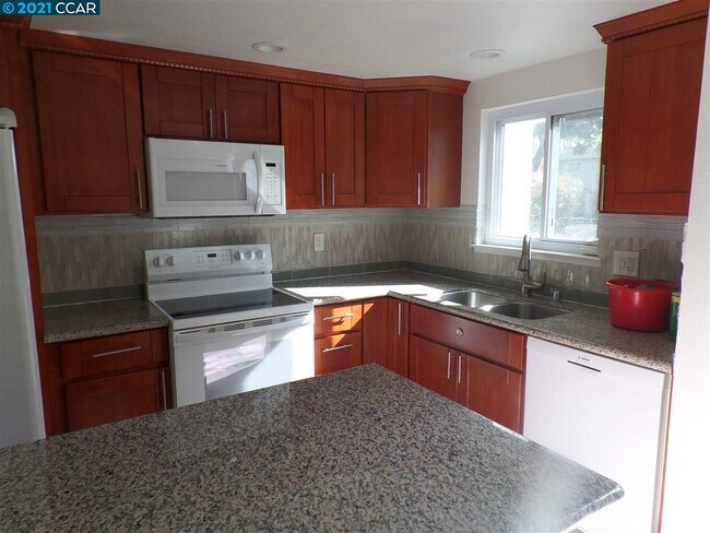 Foto del edificio - 1815 Wildbrook Ct