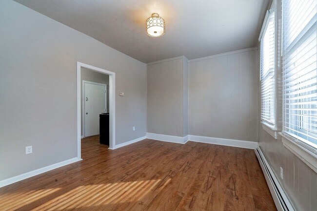 Foto del edificio - Remodeled 1 bedroom with fenced backyard