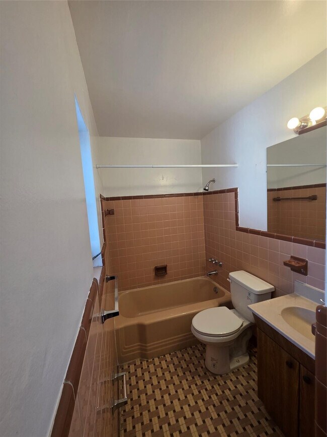 Foto del edificio - 1739 Jackson St