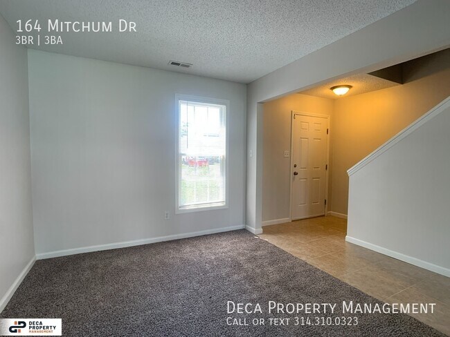 Building Photo - 3 Bedroom House