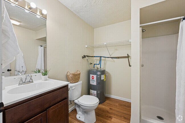 2 habitaciones, 1 baño - 649 pies cuadrados - Baño - 271