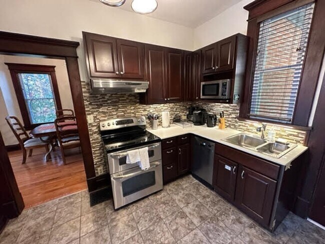 Foto del edificio - Victorian Village / Short North Single Family House!