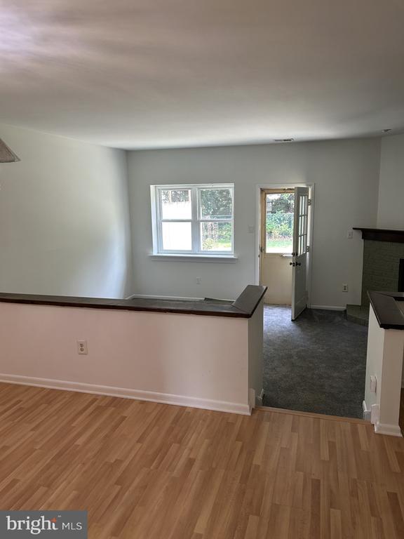Building Photo - 889 Clover Pl
