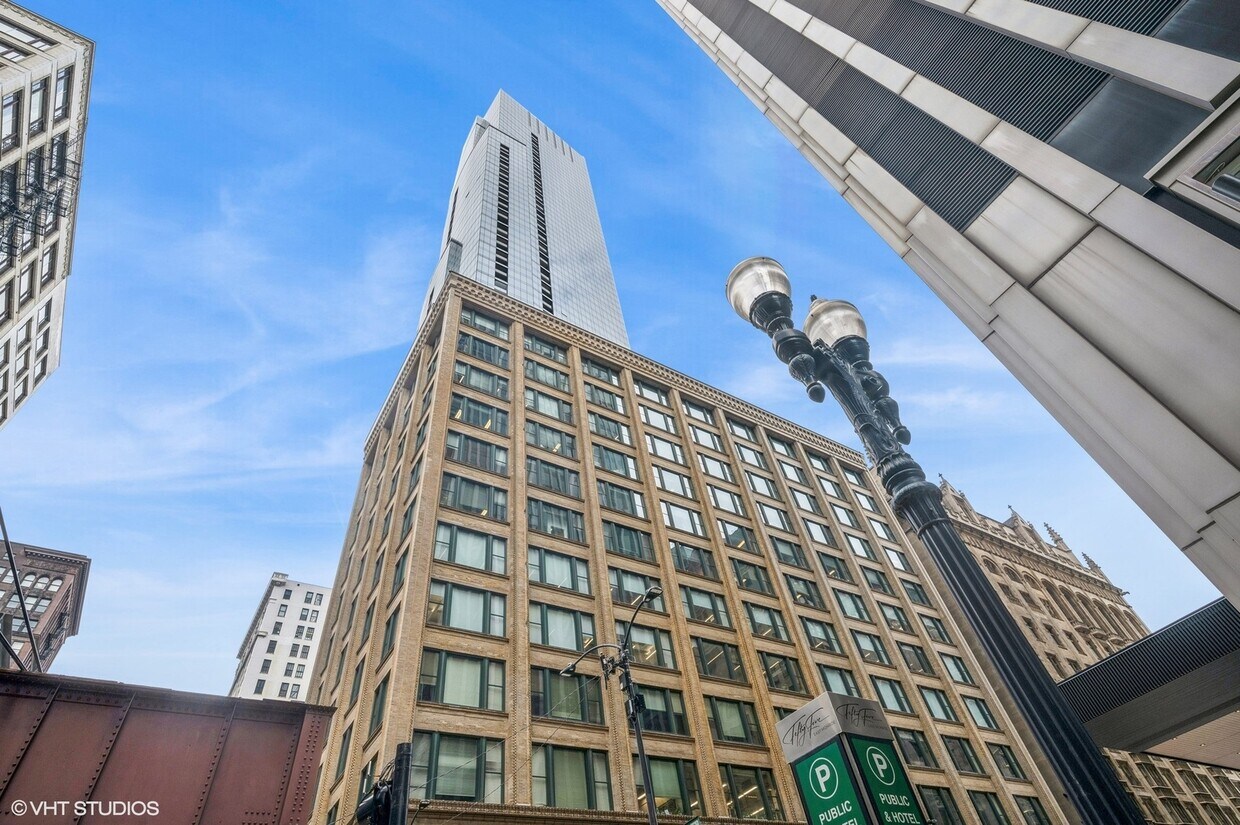 Foto principal - 60 E Monroe St