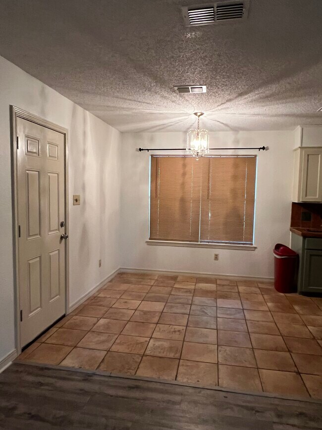 Building Photo - 5901 Larry Dr