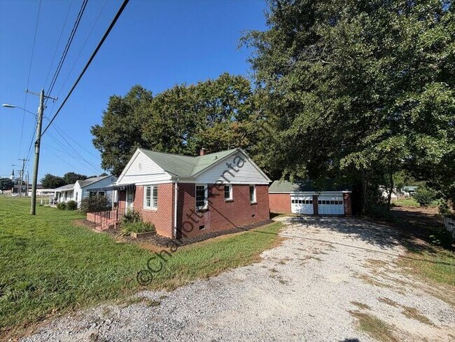 Foto del edificio - Updated 3 bedroom, 2 bathroom house for rent in Shelby, NC