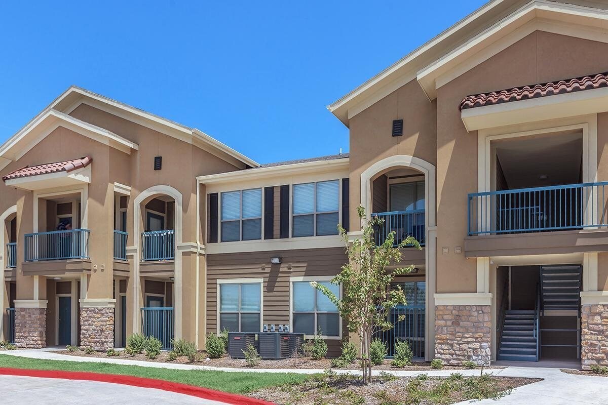 Foto principal - 1100 S Stewart Blvd