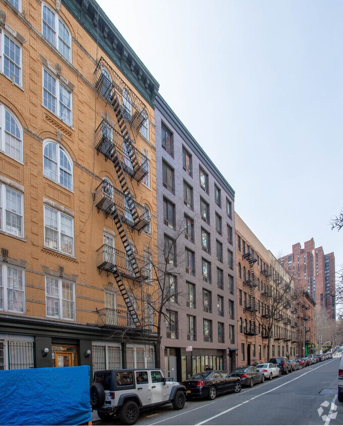 Building Photo - 316 E 91st St