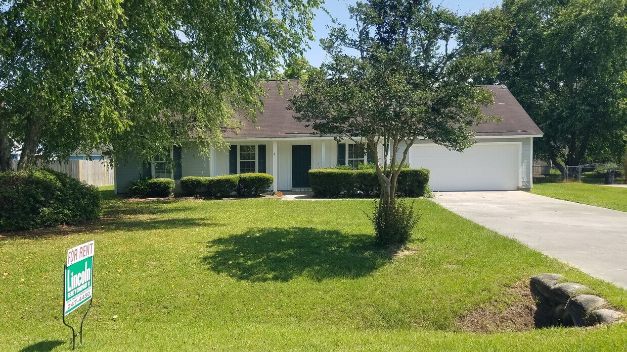 Foto principal - 3 Bedroom/2 Bath Home in North Lowndes