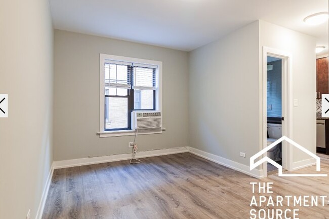 Building Photo - 429 W Belden Ave