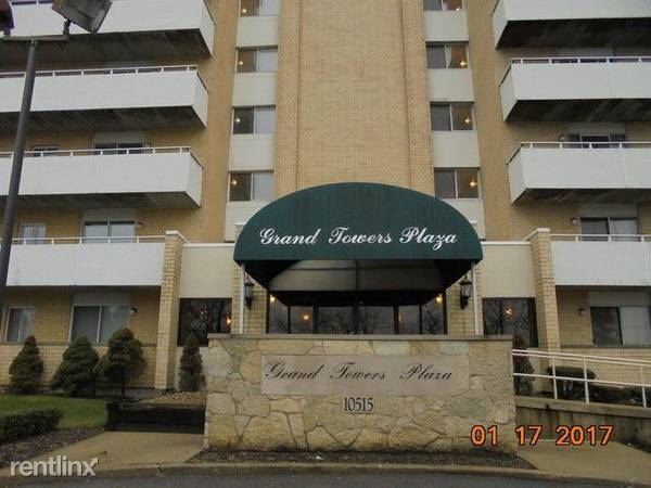 Building Photo - 2 br, 2 bath Apartment - 10515 W Grand Ave