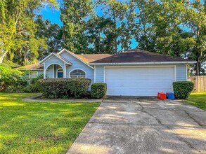 Building Photo - 2240 SW 41st Ln