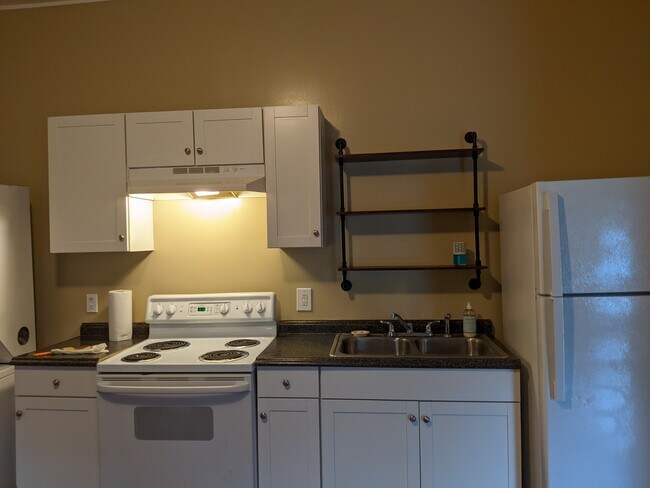 Excelente espacio de trabajo - 312 Bowen St