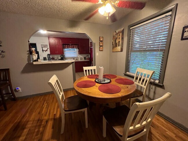 Foto del edificio - 301 Ferndale St