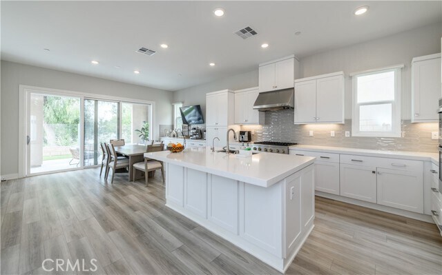 Building Photo - 605 Serrano Summit Dr
